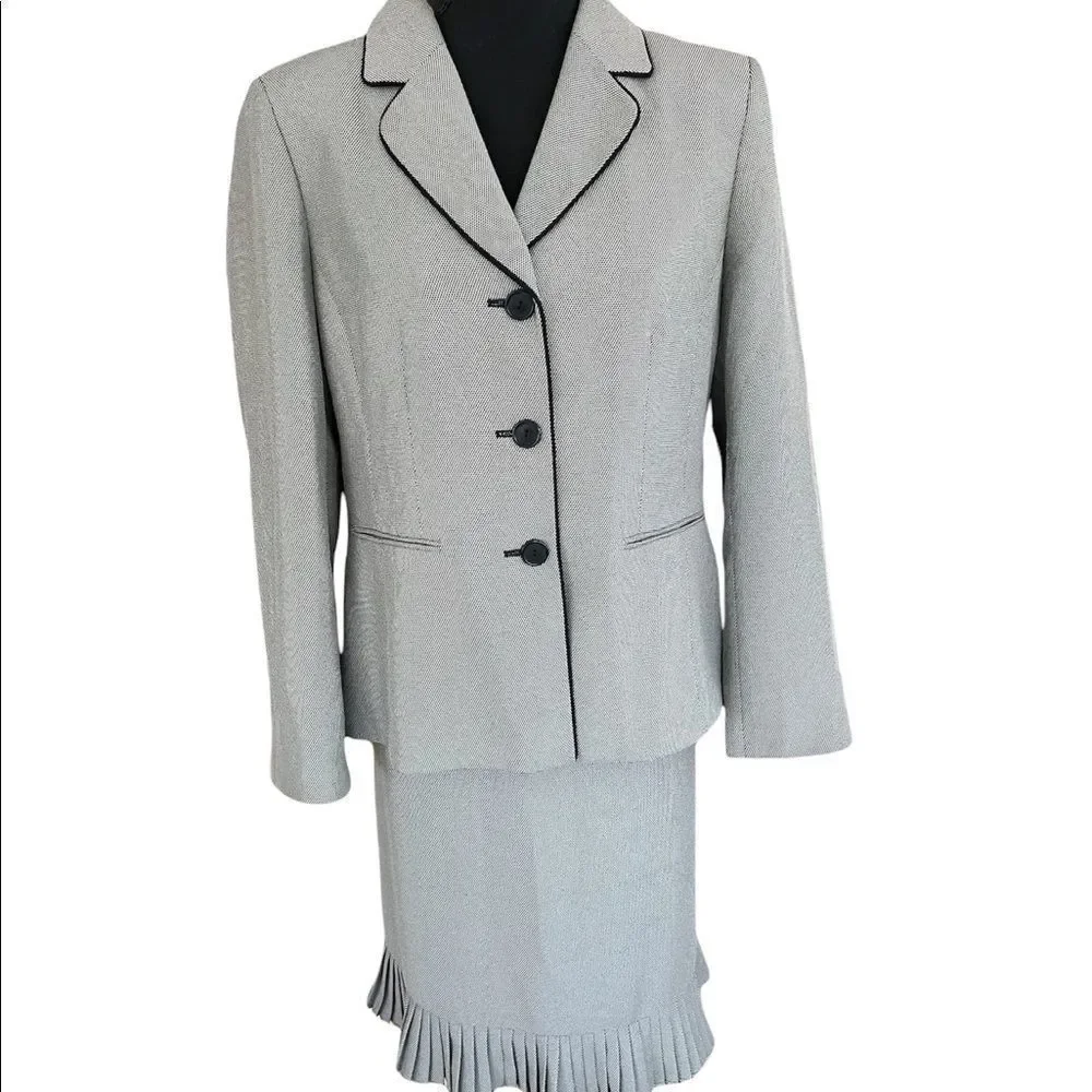 New With Tags Jones Studio Separates 2 piece  suit, black/cream pattern, size 12